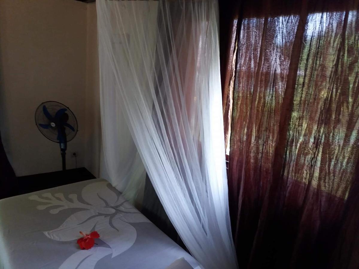 Pension Hibiscus Tahaa Uturoa Екстериор снимка