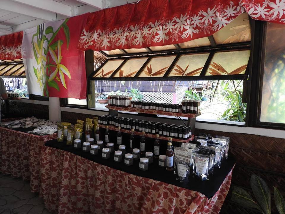 Pension Hibiscus Tahaa Uturoa Екстериор снимка